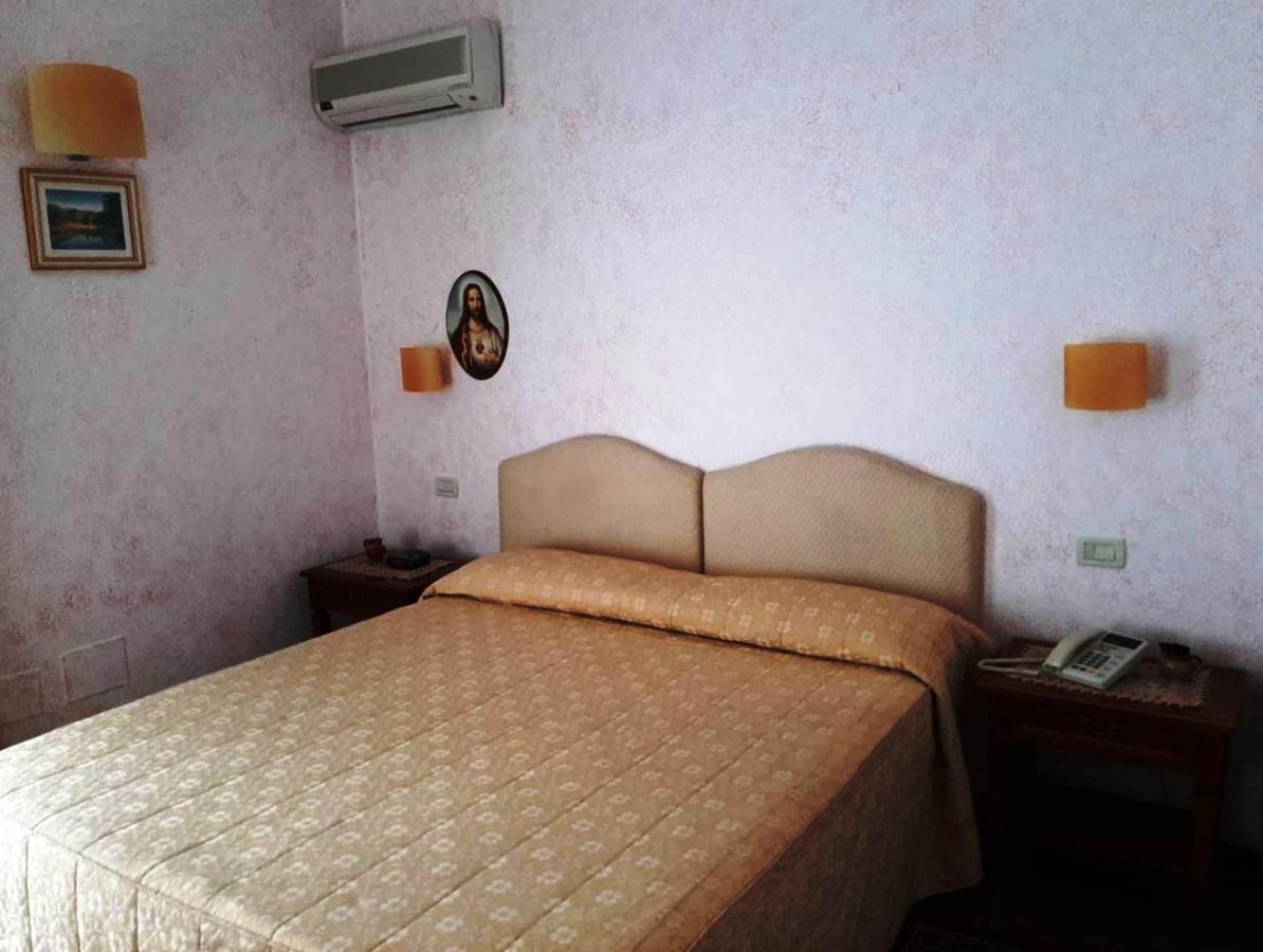 Hotel San Giuseppe Джераче Екстериор снимка