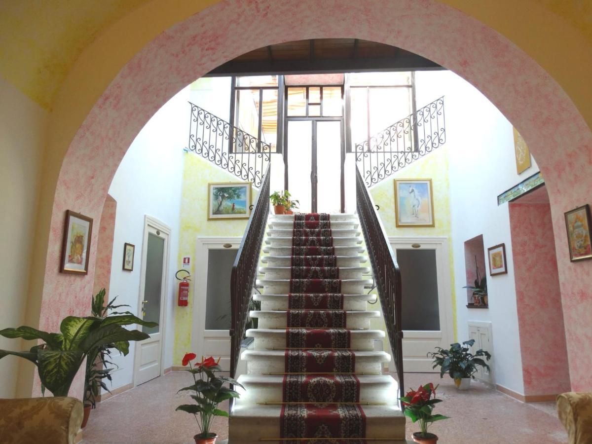 Hotel San Giuseppe Джераче Екстериор снимка